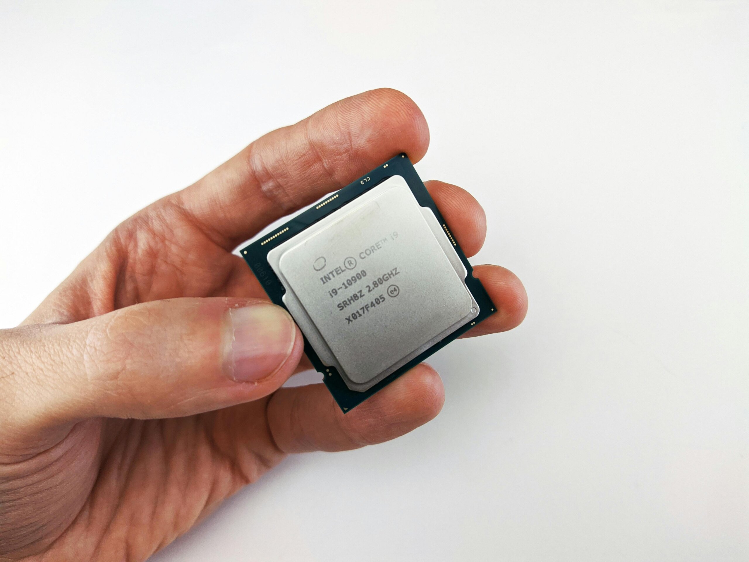 Vertailu: Onko Intel I9 Lisäkustannusten Arvoinen Verrattuna Intel I7:Ään?